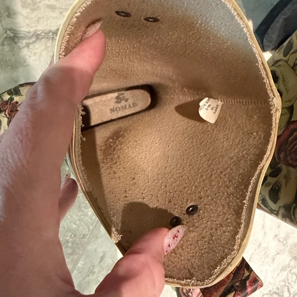 Nomad Red Rose Skull Heeled Boots - Picture 3 of 4